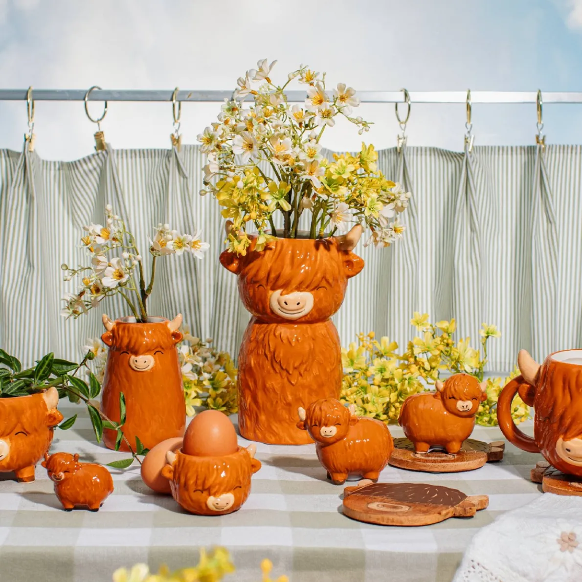 Highland Cow Salt & Pepper Shakers